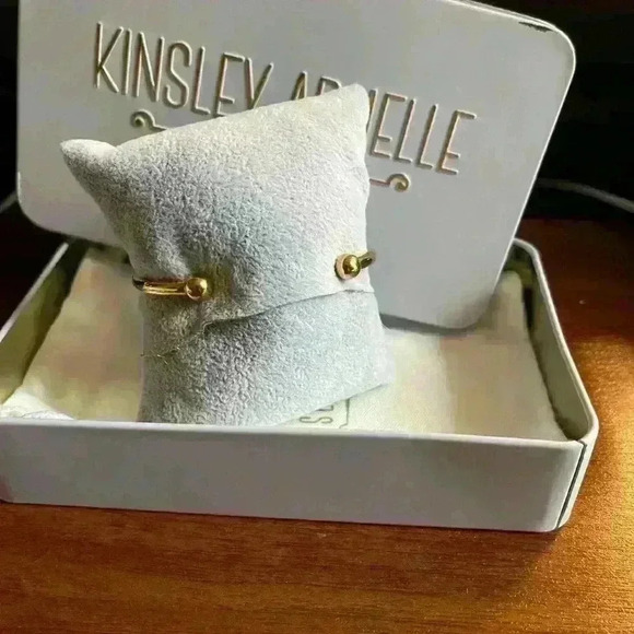 Kinsley Armelle Quartz bracelet/cuff - Picture 2 of 2